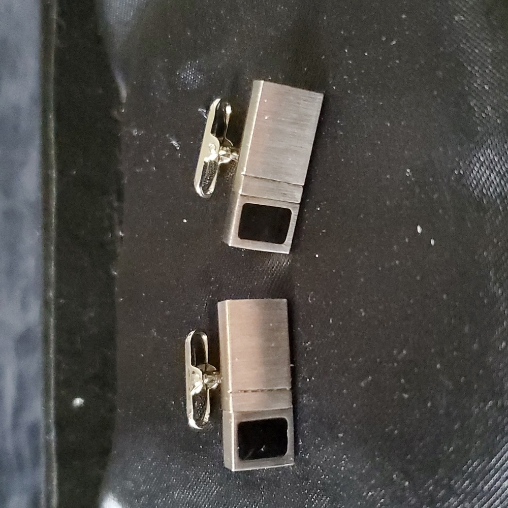 Cufflinks